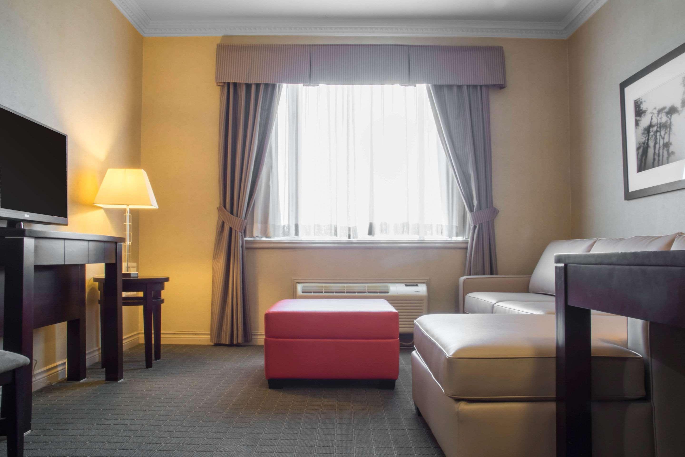 Towneplace Suites By Marriott Toronto Oakville Extérieur photo