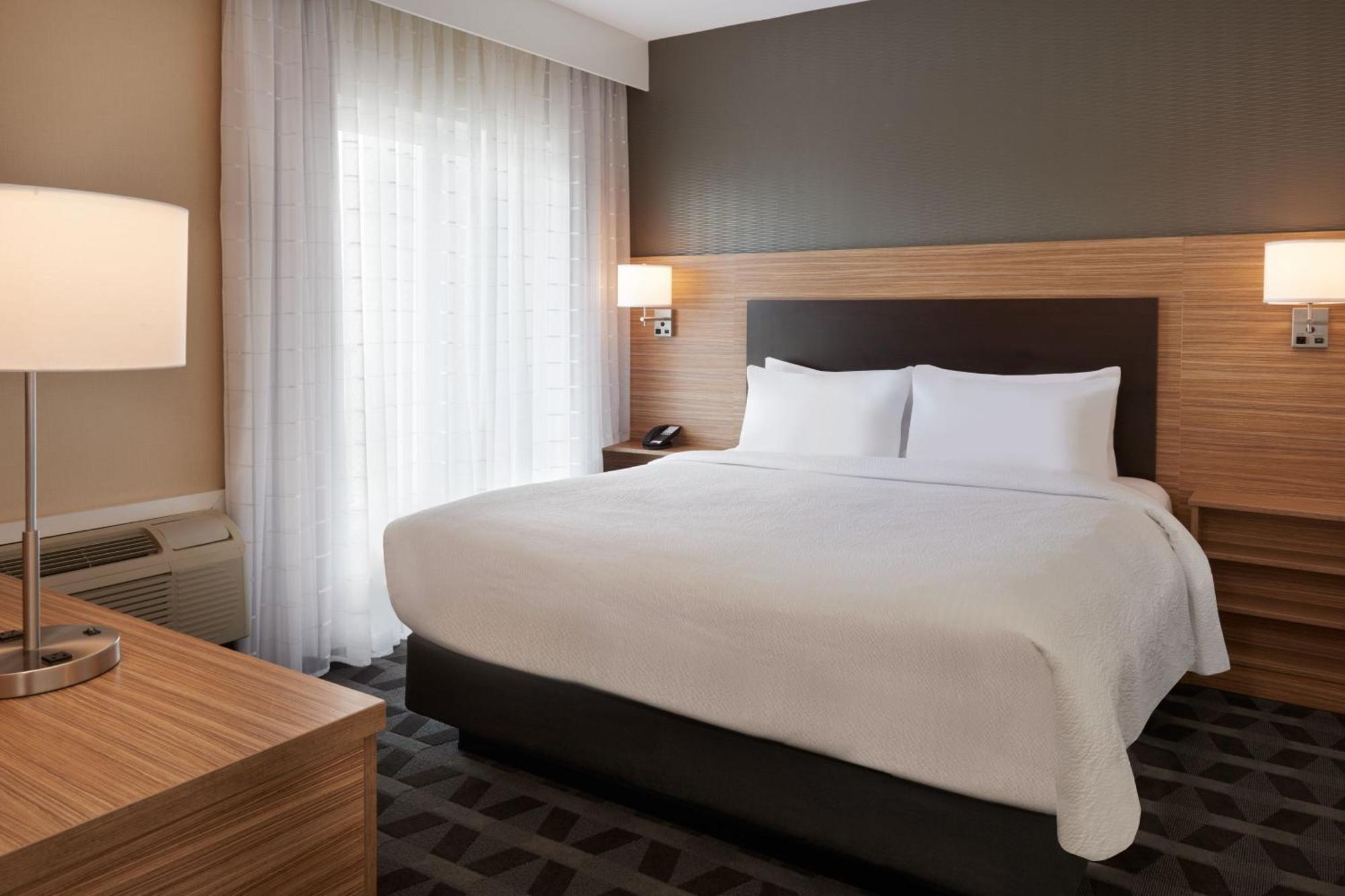 Towneplace Suites By Marriott Toronto Oakville Extérieur photo
