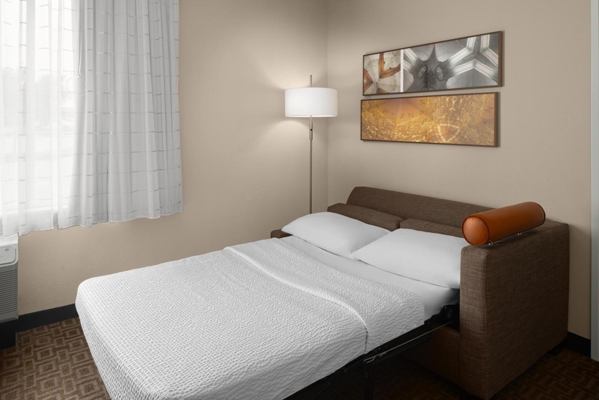 Towneplace Suites By Marriott Toronto Oakville Extérieur photo